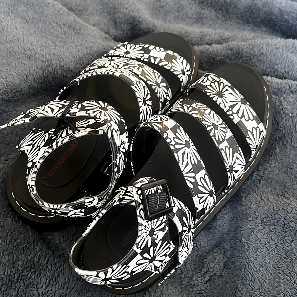 Platform sandals